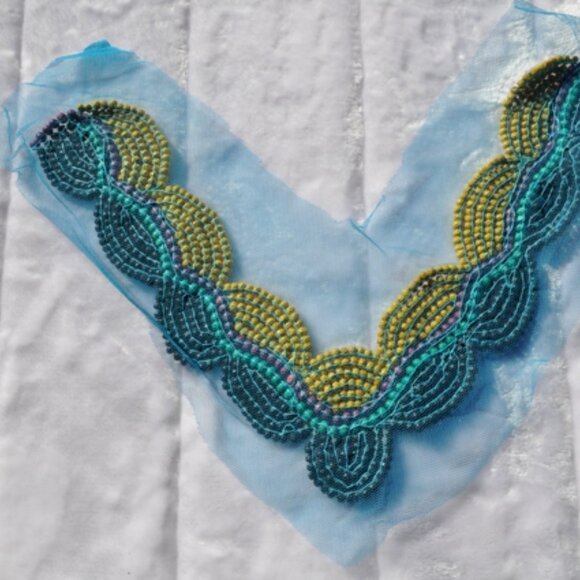 Vintage Trims 60Pcs for $20 Vintage Trims embroidered and beaded Applique tops - Picture 2 of 5